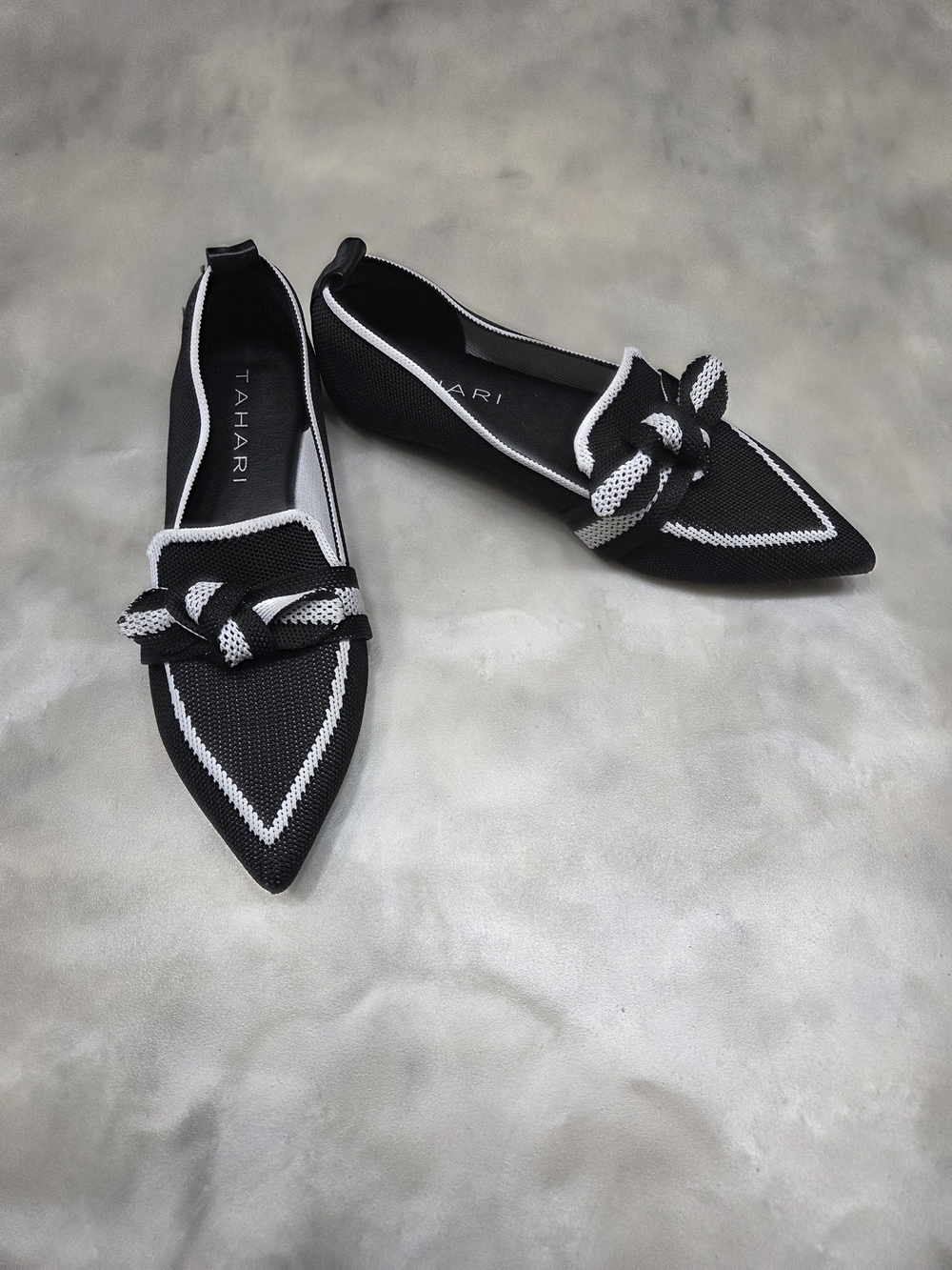 Tahari Florentia Black/ White Pointed Toe Knot-Detail Flats Size 7